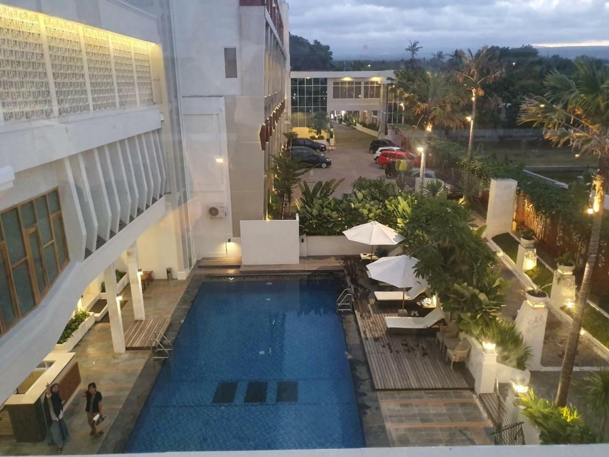 Luminor Hotel Banyuwangi By Wh Εξωτερικό φωτογραφία